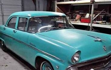 Ford-Sedan-1955
