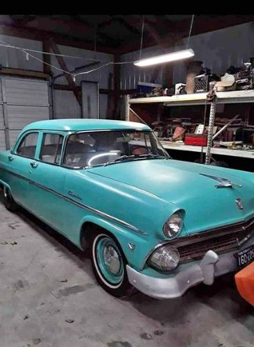 Ford-Sedan-1955