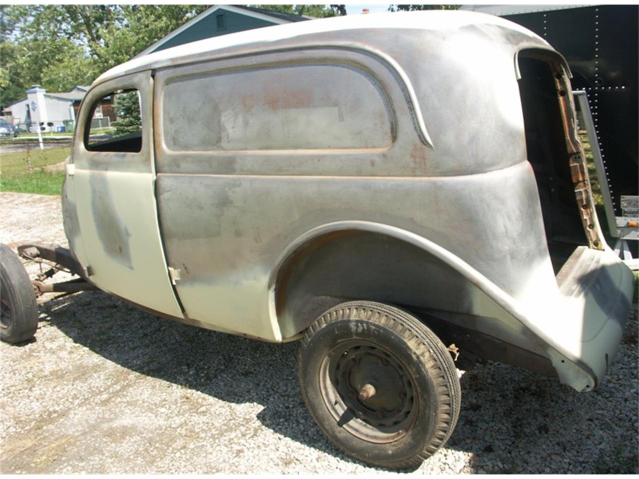 Ford-Sedan-delivery-1937-No-Rust-1