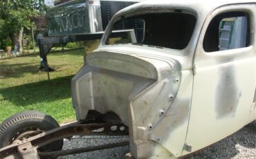 Ford-Sedan-delivery-1937-No-Rust-2
