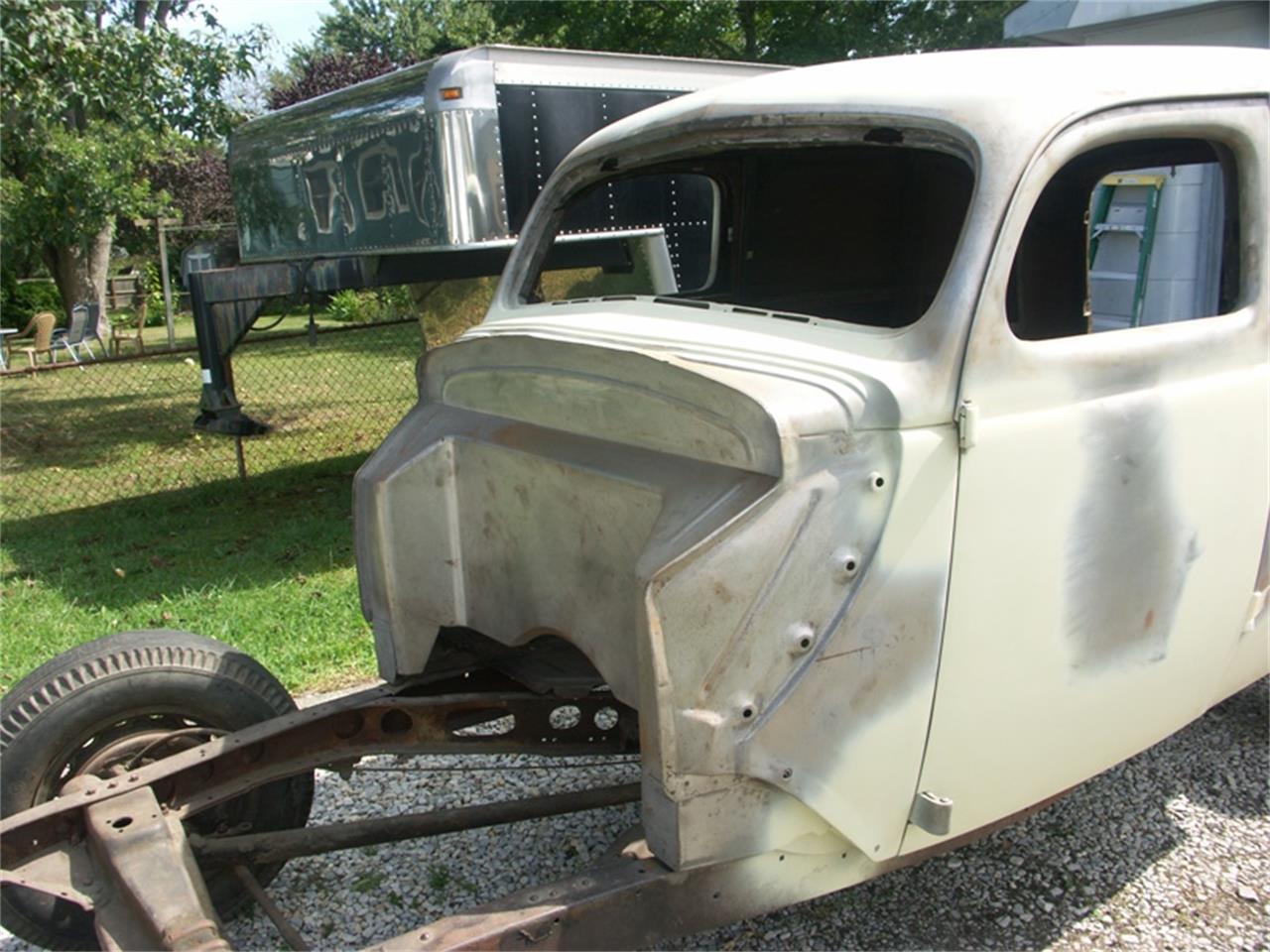 Ford-Sedan-delivery-1937-No-Rust-2