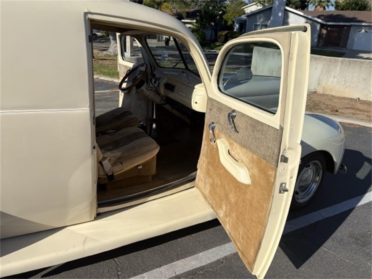 Ford-Sedan-delivery-1940-Beige-Beige-11