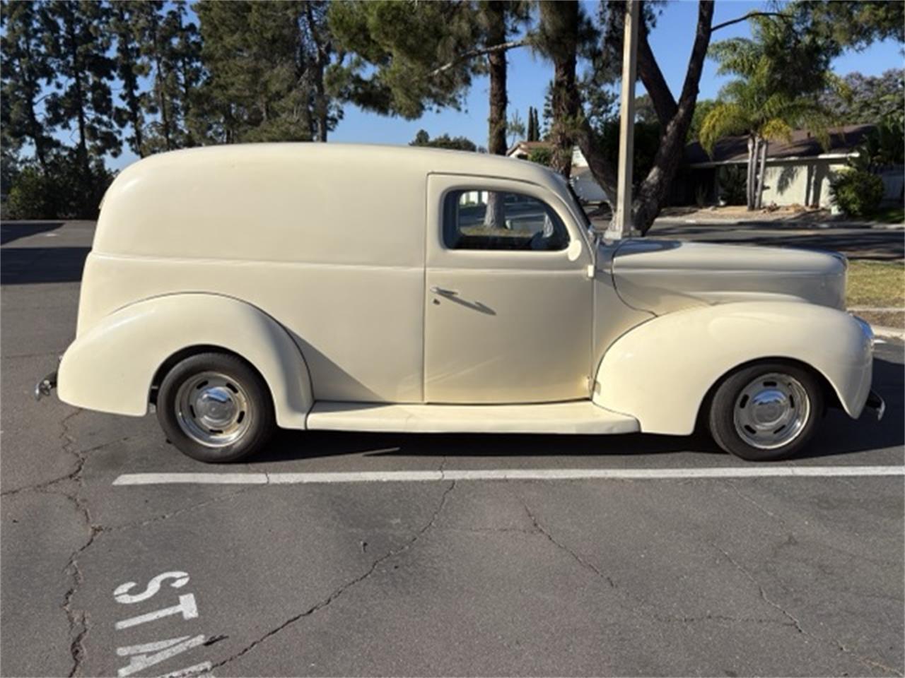Ford-Sedan-delivery-1940-Beige-Beige-4