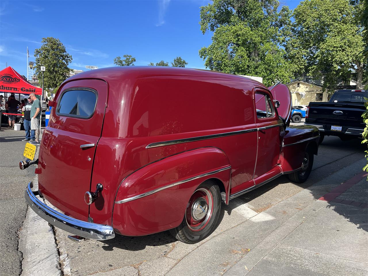 Ford-Sedan-delivery-1947-Burgundy-Grey-4