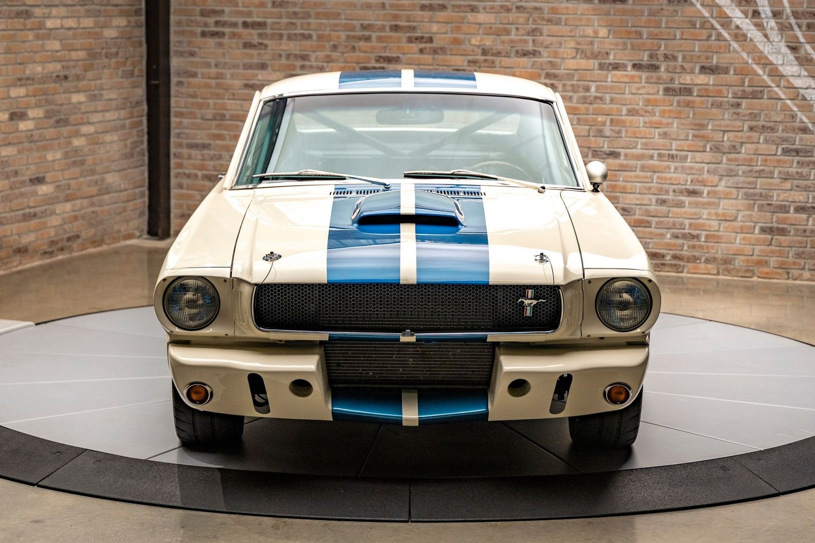 Ford-Shelby-GT350-1966-Coupe-1