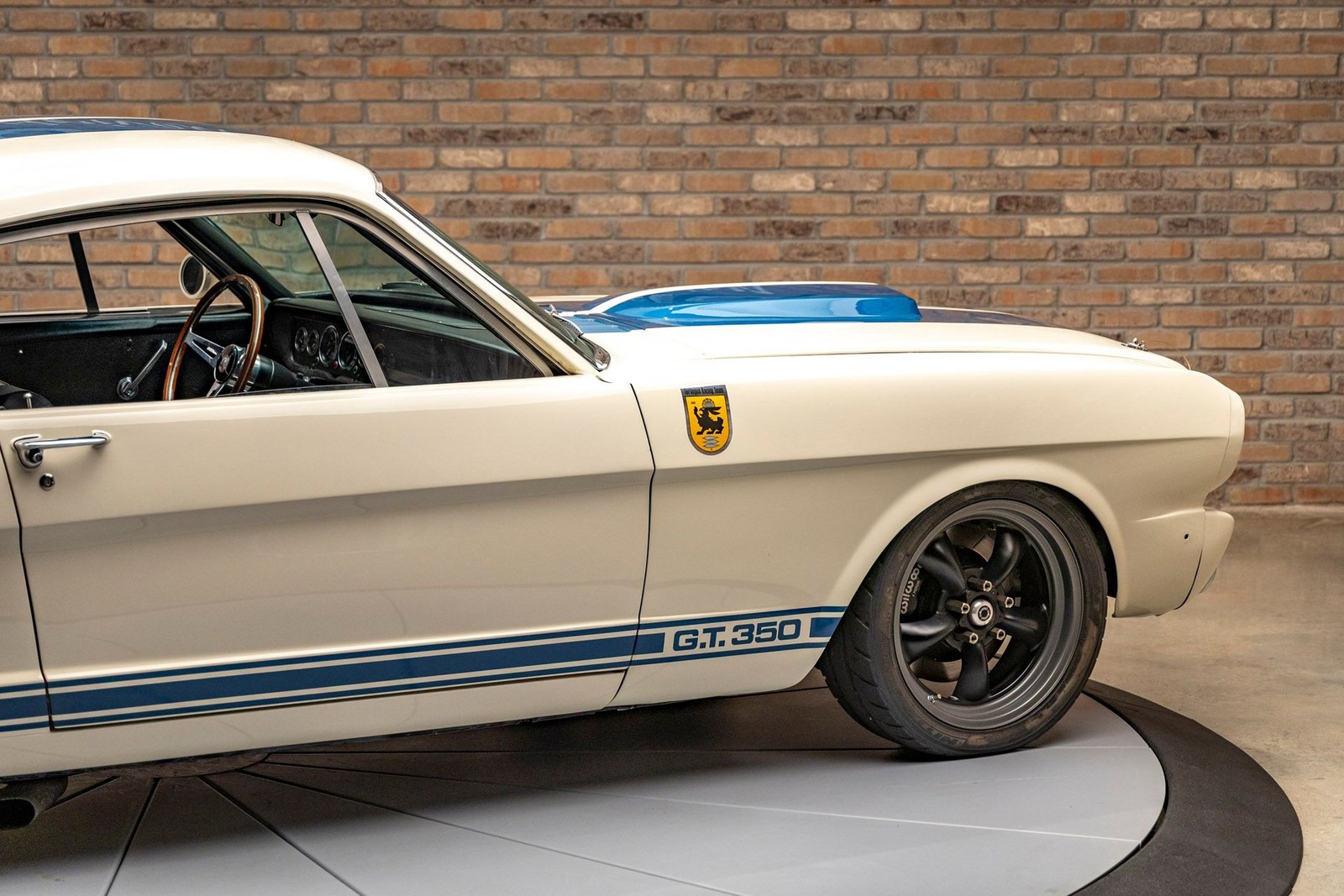 Ford-Shelby-GT350-1966-Coupe-13