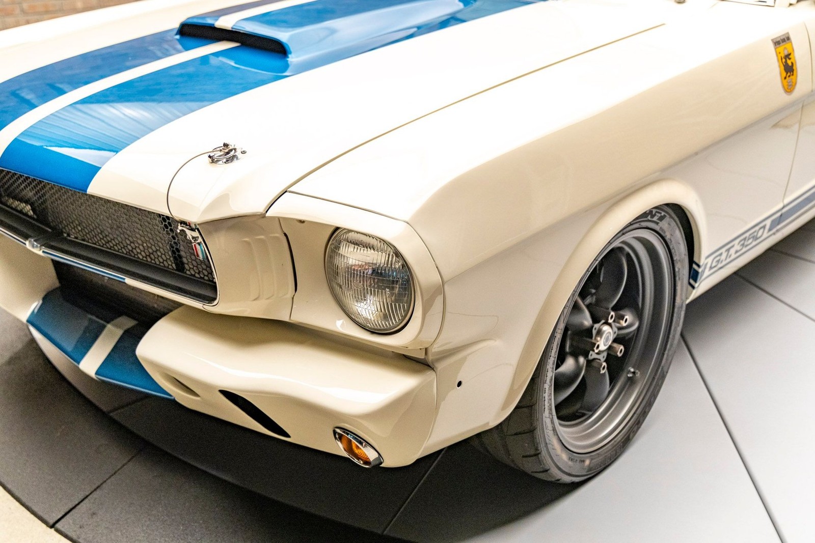 Ford-Shelby-GT350-1966-Coupe-18