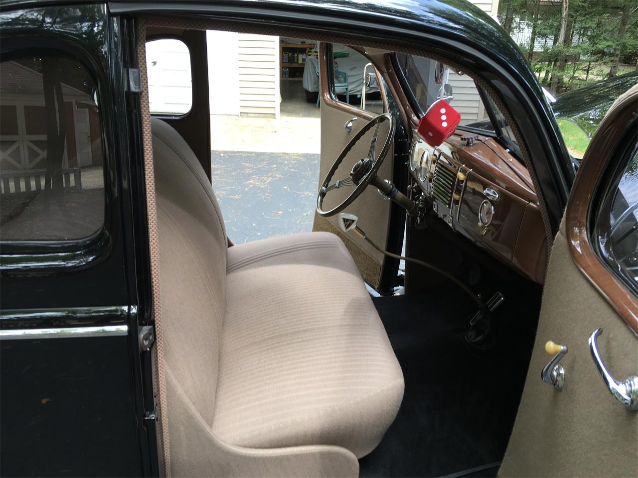 Ford-Standard-1939-Black-Tan-2
