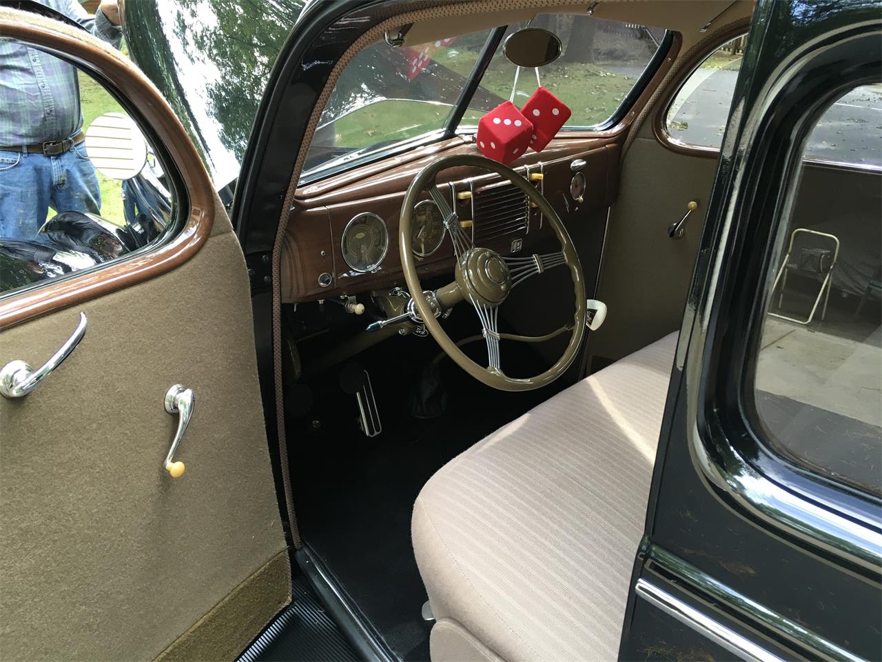 Ford-Standard-1939-Black-Tan-4