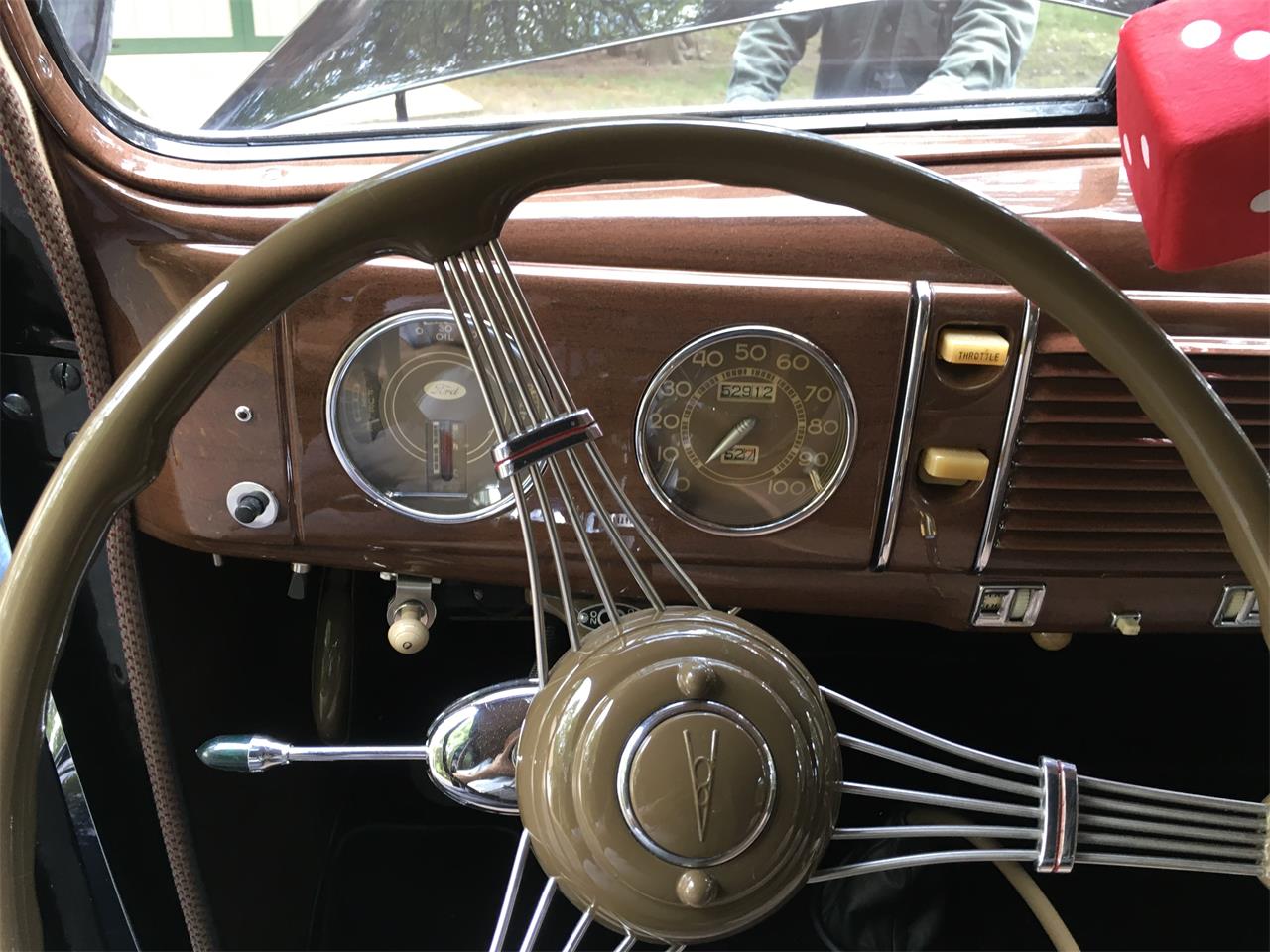 Ford-Standard-1939-Black-Tan-5