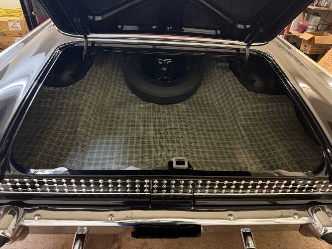 Ford-Starliner-1961-Black-1