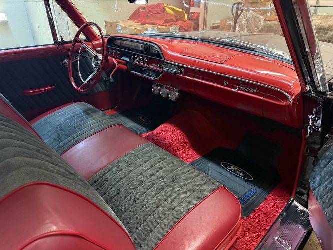 Ford-Starliner-1961-Black-9