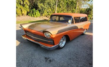 Ford-Station-wagon-1957-Orange-and-champagne-Tan-leather