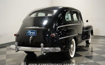 Ford-Super-Deluxe-1948-Sedan-11