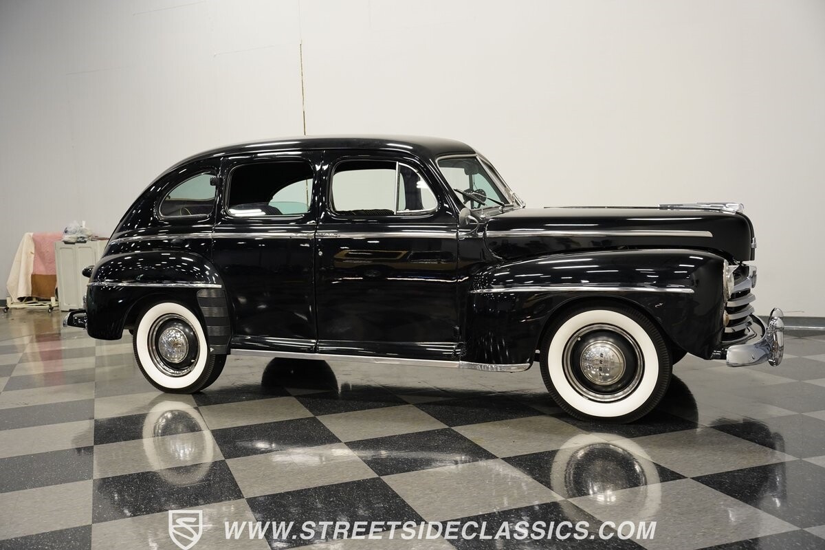 Ford-Super-Deluxe-1948-Sedan-15