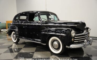 Ford-Super-Deluxe-1948-Sedan-16