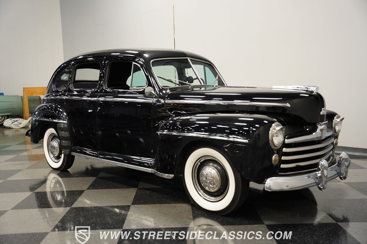 Ford-Super-Deluxe-1948-Sedan-16