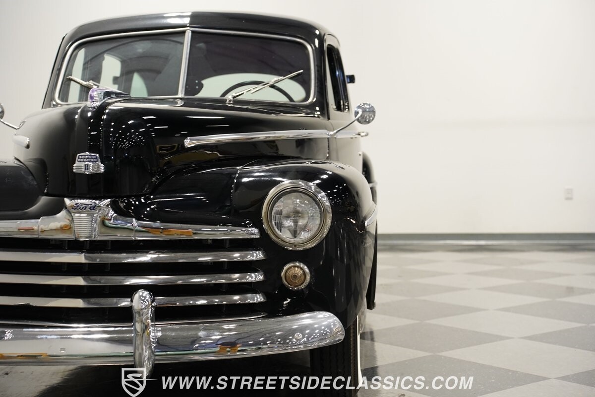 Ford-Super-Deluxe-1948-Sedan-19