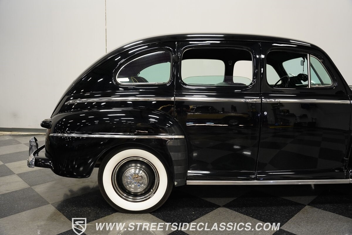 Ford-Super-Deluxe-1948-Sedan-28