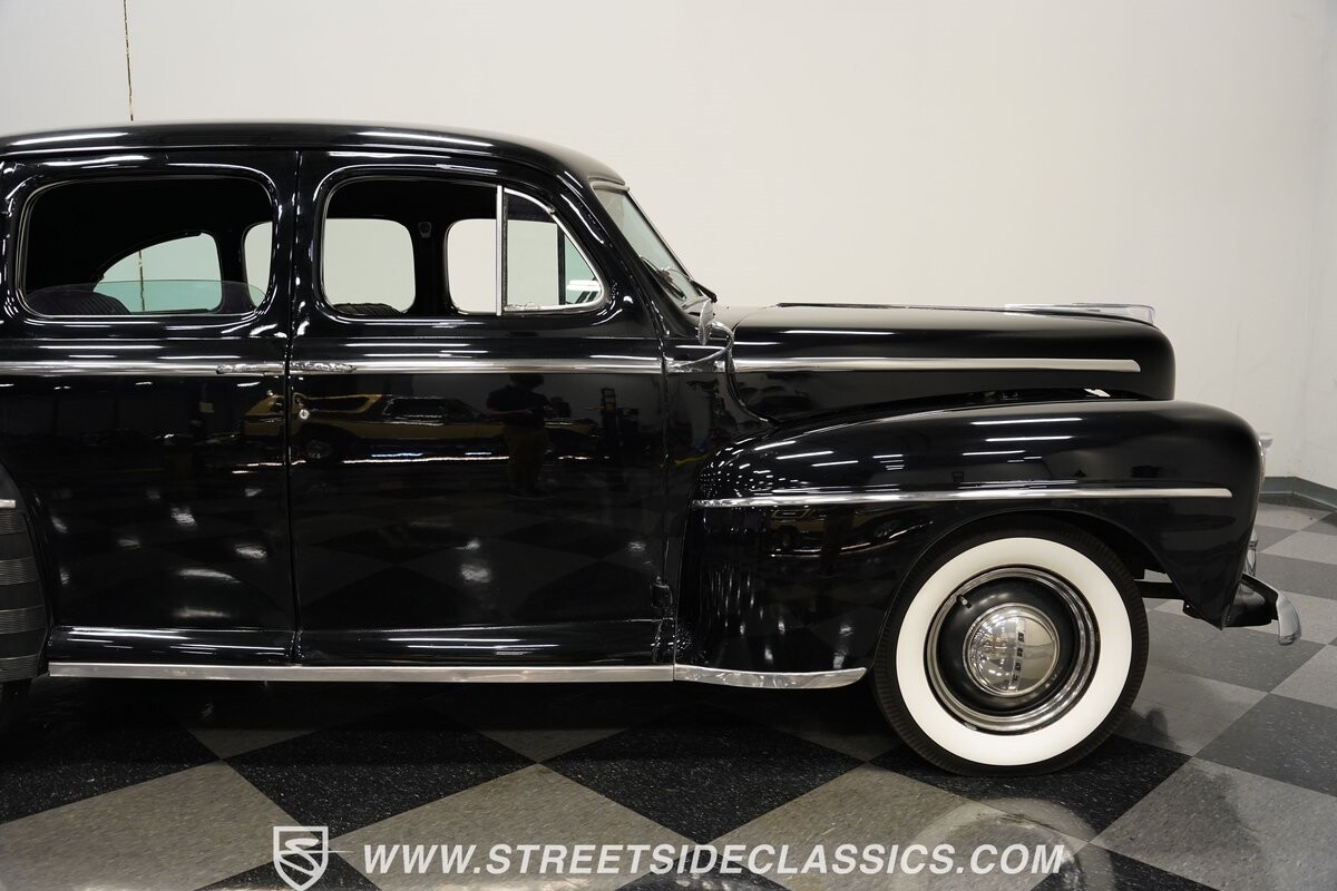 Ford-Super-Deluxe-1948-Sedan-29