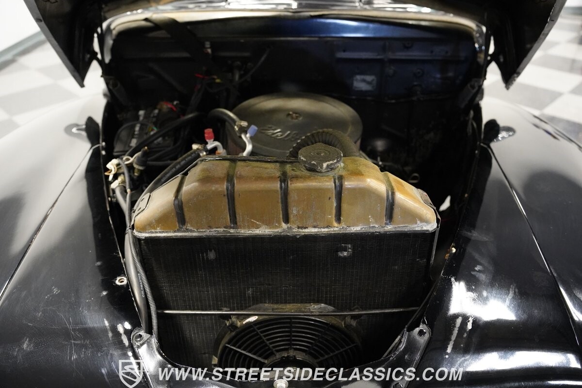 Ford-Super-Deluxe-1948-Sedan-3