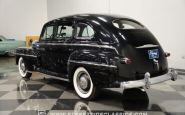 Ford-Super-Deluxe-1948-Sedan-9