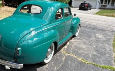 Ford-Super-deluxe-1941-Holly-Green-Beige-Cloth-1