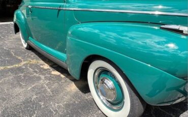 Ford-Super-deluxe-1941-Holly-Green-Beige-Cloth-10