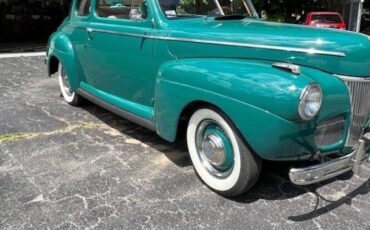 Ford-Super-deluxe-1941-Holly-Green-Beige-Cloth-14