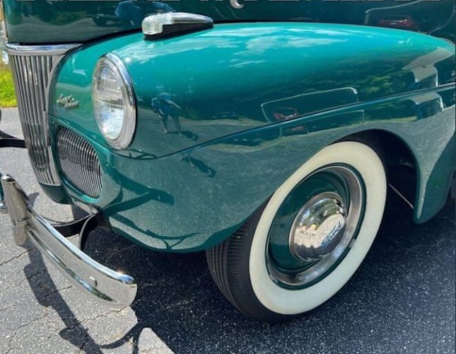 Ford-Super-deluxe-1941-Holly-Green-Beige-Cloth-15
