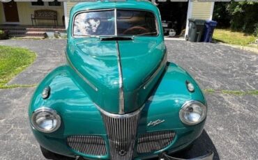Ford-Super-deluxe-1941-Holly-Green-Beige-Cloth-16
