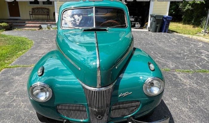 Ford-Super-deluxe-1941-Holly-Green-Beige-Cloth-16