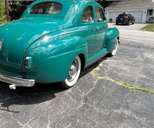 Ford-Super-deluxe-1941-Holly-Green-Beige-Cloth-20