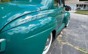 Ford-Super-deluxe-1941-Holly-Green-Beige-Cloth