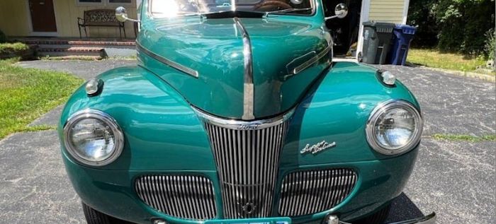 Ford-Super-deluxe-1941-Holly-Green-Beige-Cloth-4
