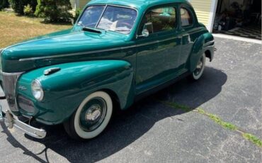 Ford-Super-deluxe-1941-Holly-Green-Beige-Cloth-5