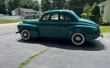 Ford-Super-deluxe-1941-Holly-Green-Beige-Cloth-7