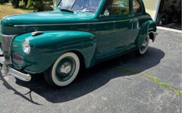 Ford-Super-deluxe-1941-Holly-Green-Beige-Cloth-8