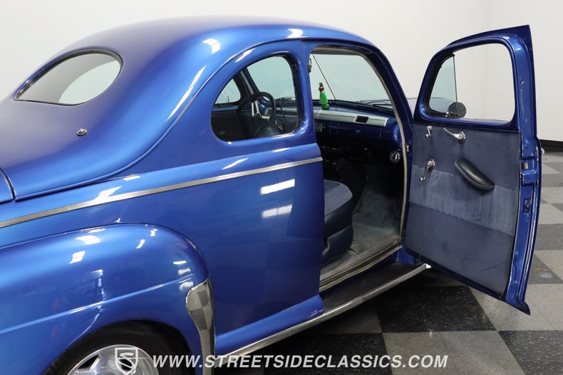 Ford-Super-deluxe-1941-Medium-Blue-Metallic-Blue-14