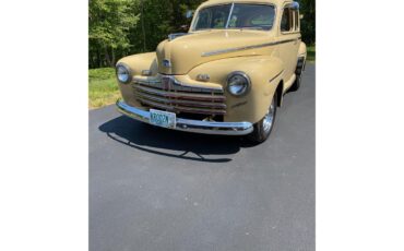 Ford-Super-deluxe-1946-Bamboo-Biege-Tan-1