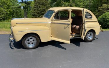 Ford-Super-deluxe-1946-Bamboo-Biege-Tan-2