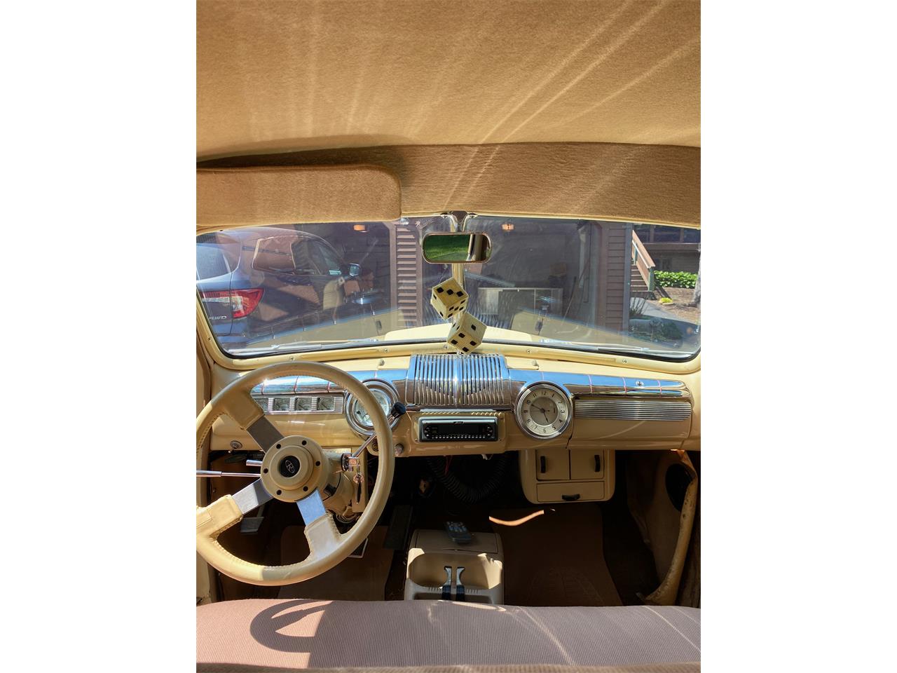 Ford-Super-deluxe-1946-Bamboo-Biege-Tan-5