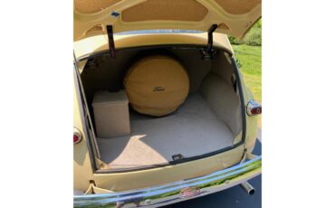 Ford-Super-deluxe-1946-Bamboo-Biege-Tan-9