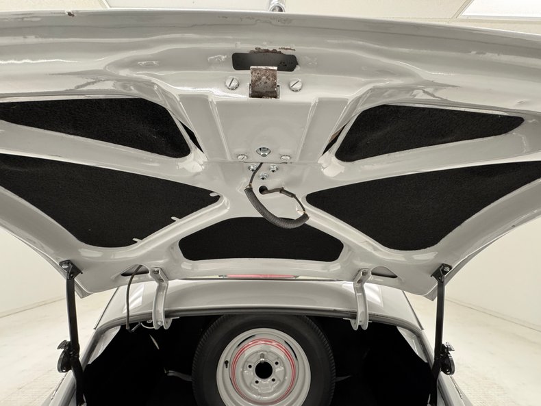 Ford-Super-deluxe-1946-Feather-Gray-White-14