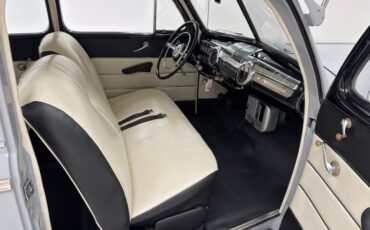 Ford-Super-deluxe-1946-Feather-Gray-White-18