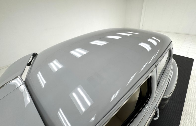 Ford-Super-deluxe-1946-Feather-Gray-White-30