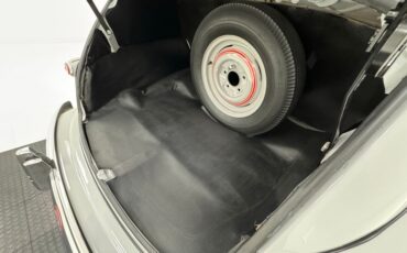 Ford-Super-deluxe-1946-Feather-Gray-White-7