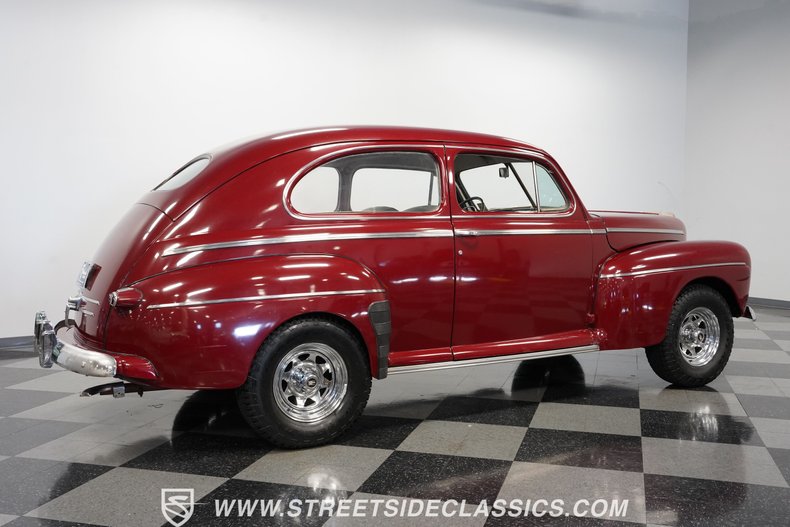 Ford-Super-deluxe-1946-Maroon-Gray-12
