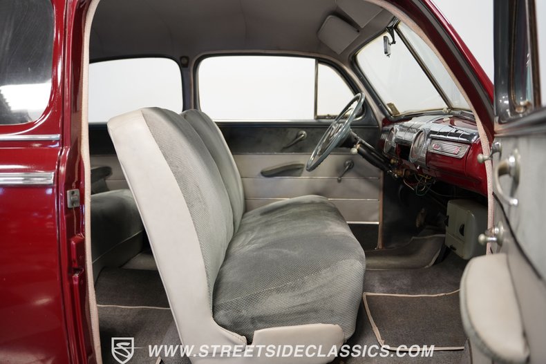 Ford-Super-deluxe-1946-Maroon-Gray-44