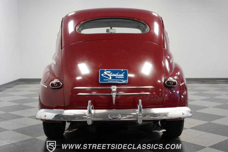 Ford-Super-deluxe-1946-Maroon-Gray-9